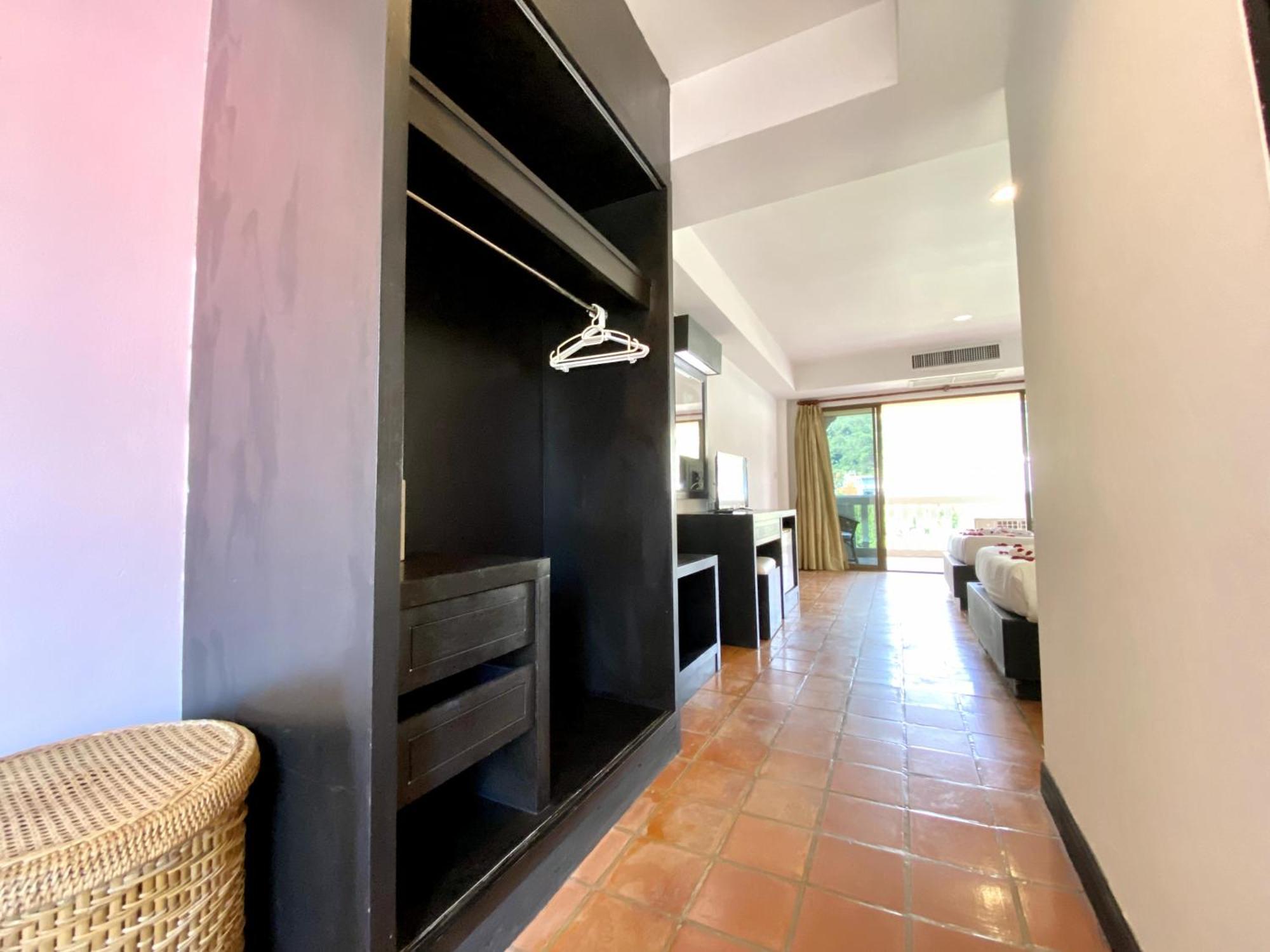 H.R.K.Resort Patong Екстериор снимка