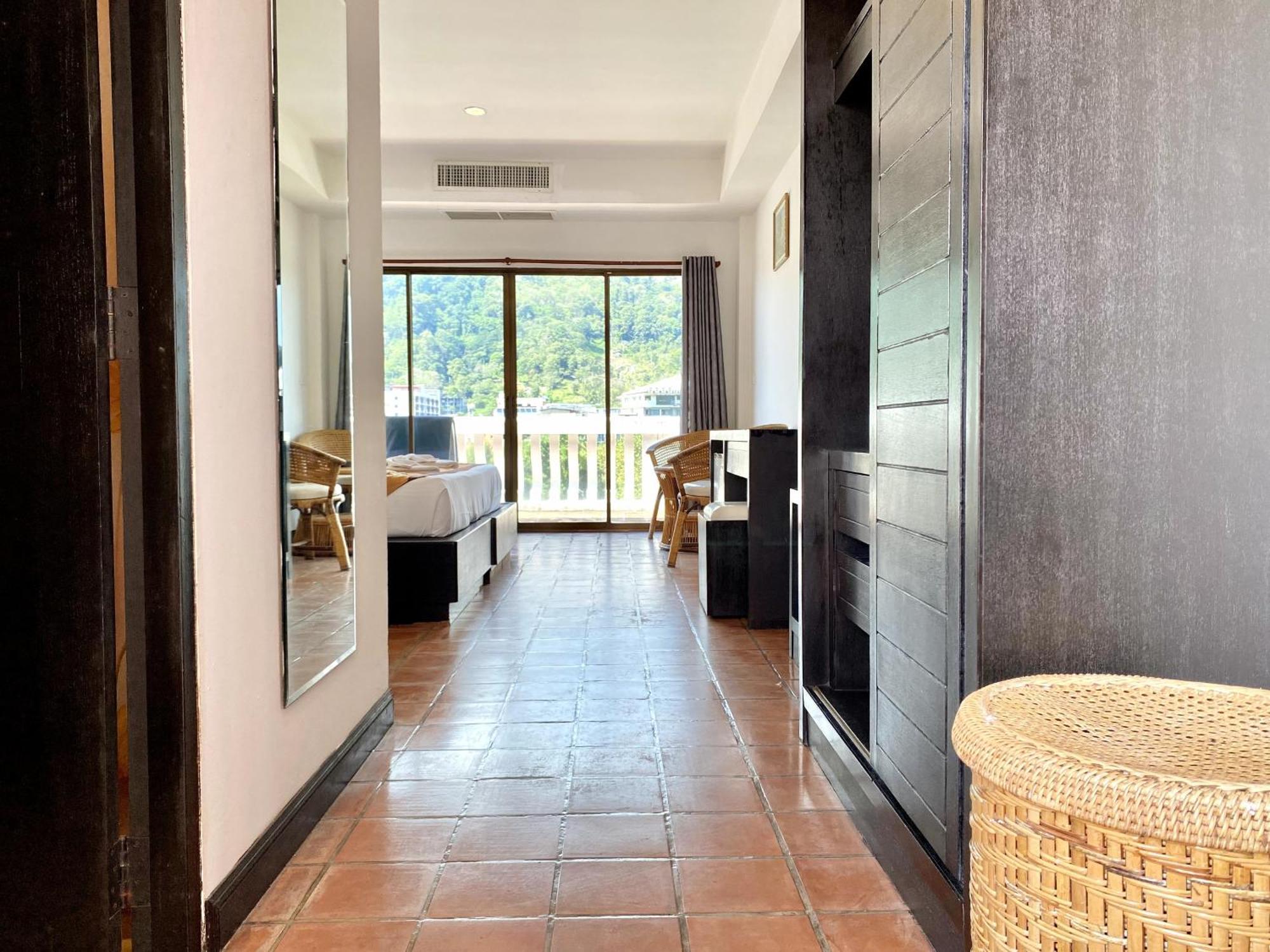 H.R.K.Resort Patong Екстериор снимка