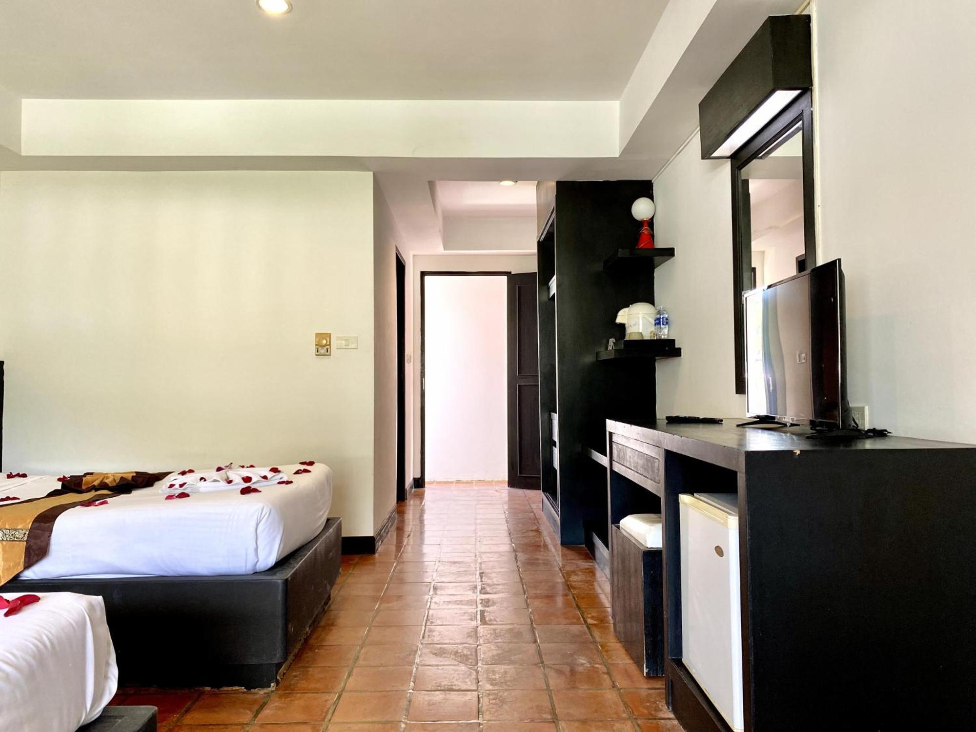H.R.K.Resort Patong Екстериор снимка