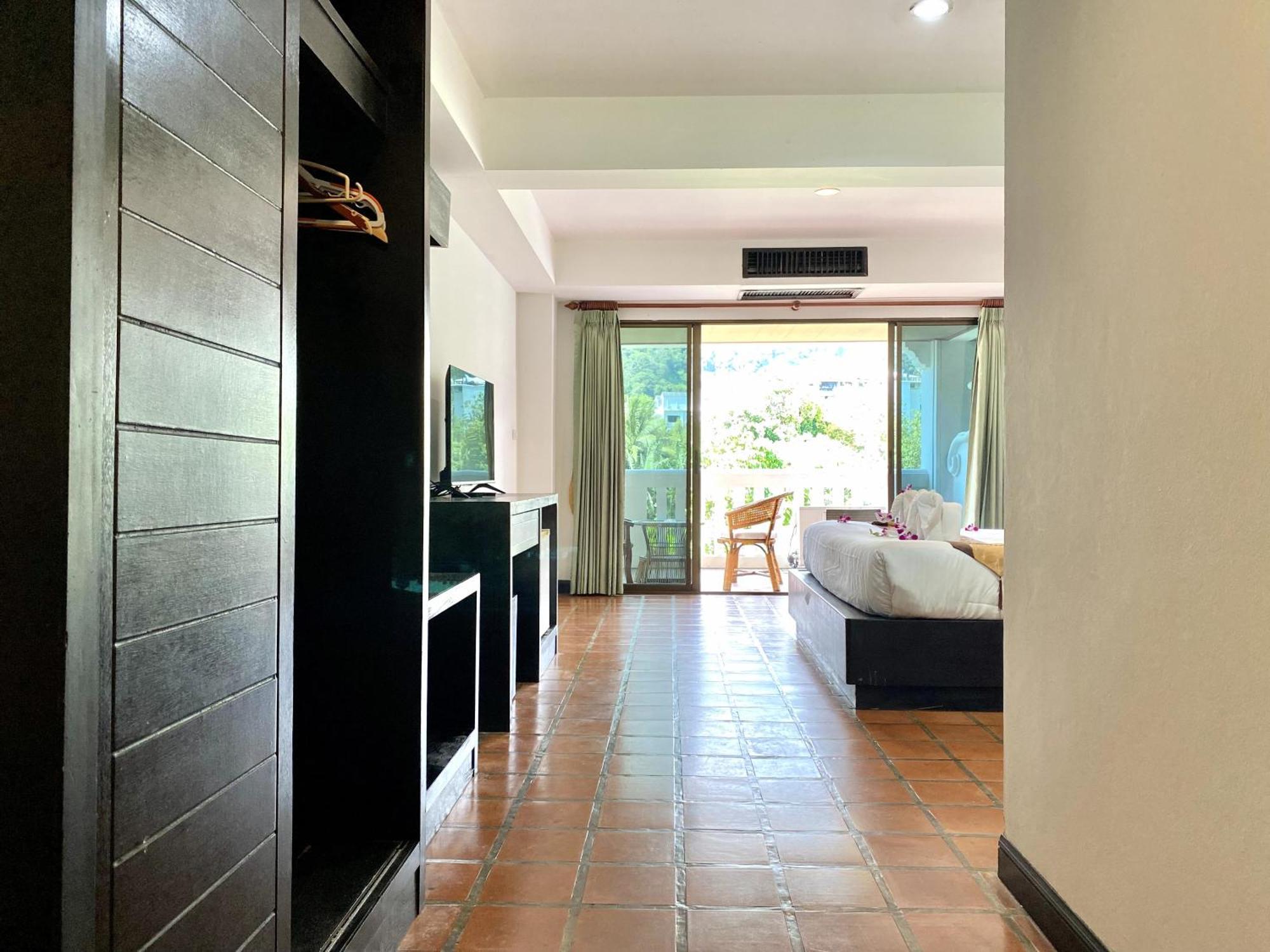 H.R.K.Resort Patong Екстериор снимка