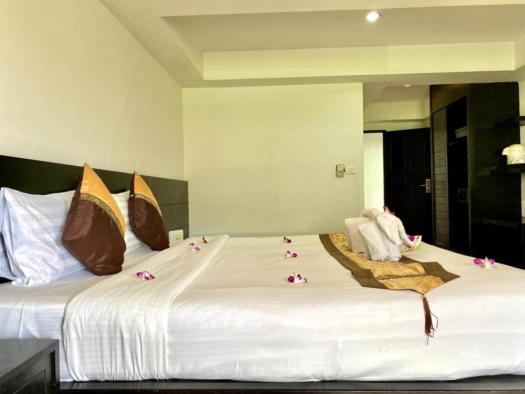 H.R.K.Resort Patong Екстериор снимка