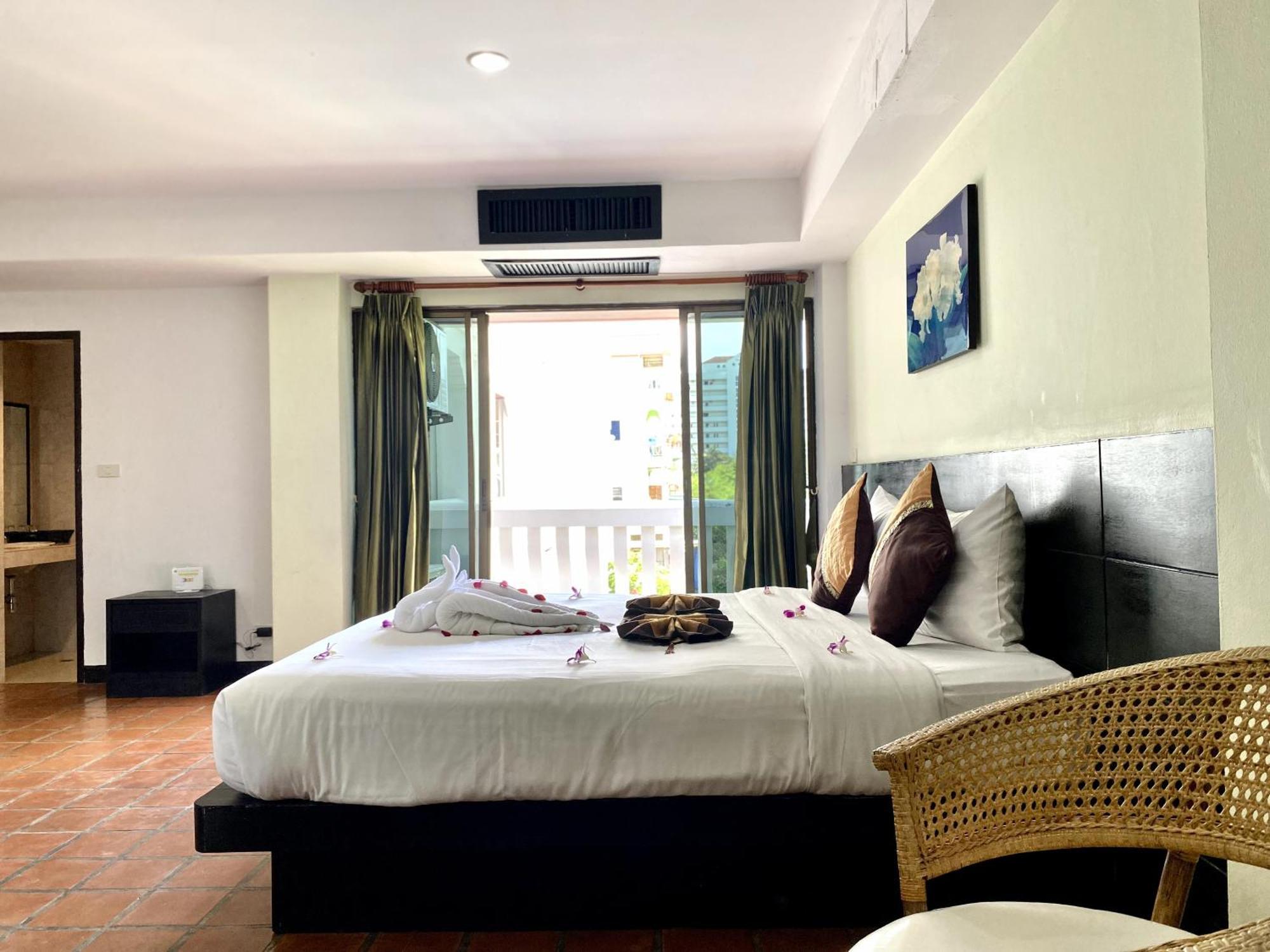 H.R.K.Resort Patong Екстериор снимка
